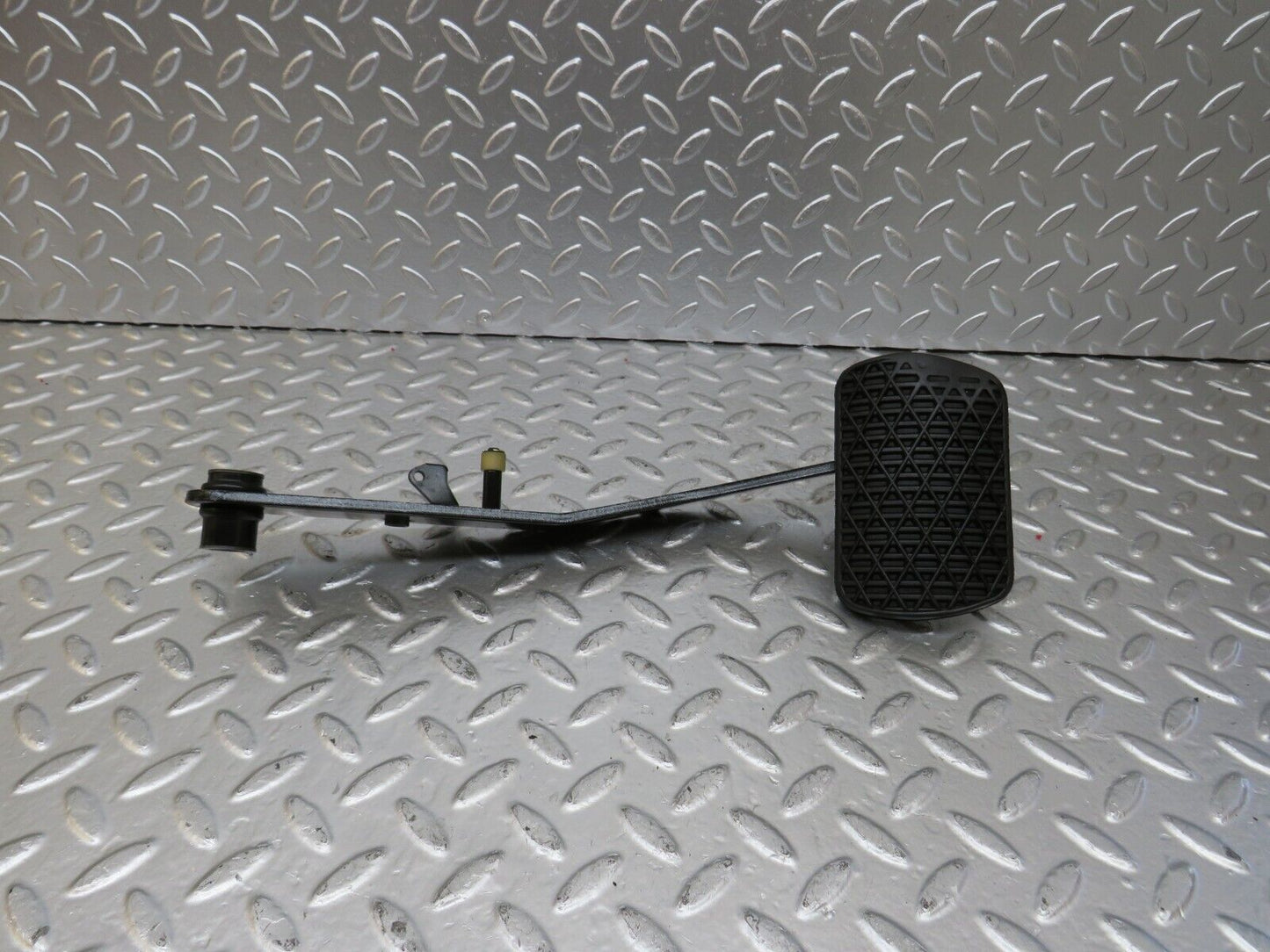 24740 Mercedes-Benz W140 S320 Brake Pedal 1232910082