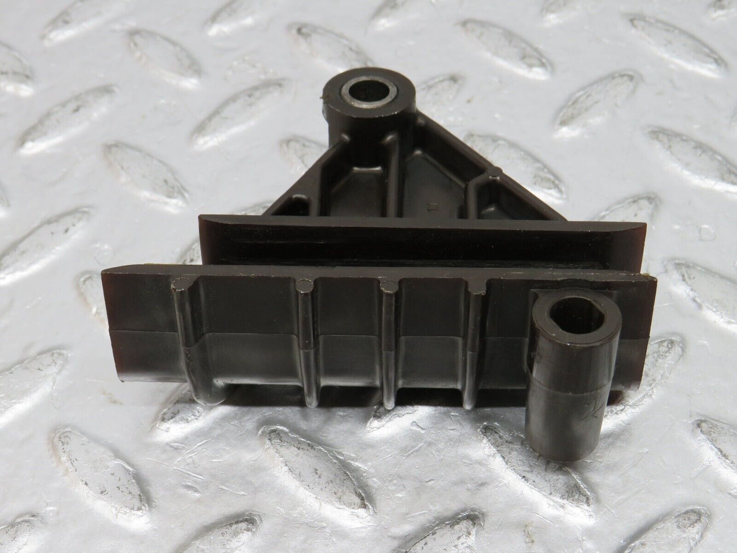 0885 Mercedes-Benz W123 240D Timing Chain Guide Rail 6150501416