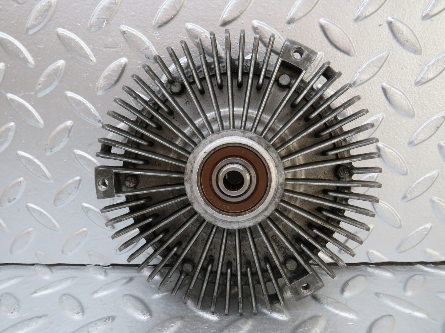 25831 Mercedes-Benz W124 280E Fan Clutch 1032000422
