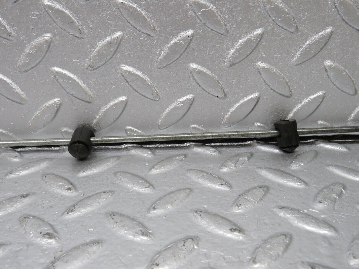 40456 Mercedes-Benz W110 230 Front Door Lock Control Bar