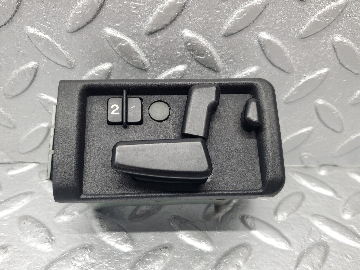 46053 Mercedes-Benz W126 420SE Front Right Seat Adjust Switch 0038202810