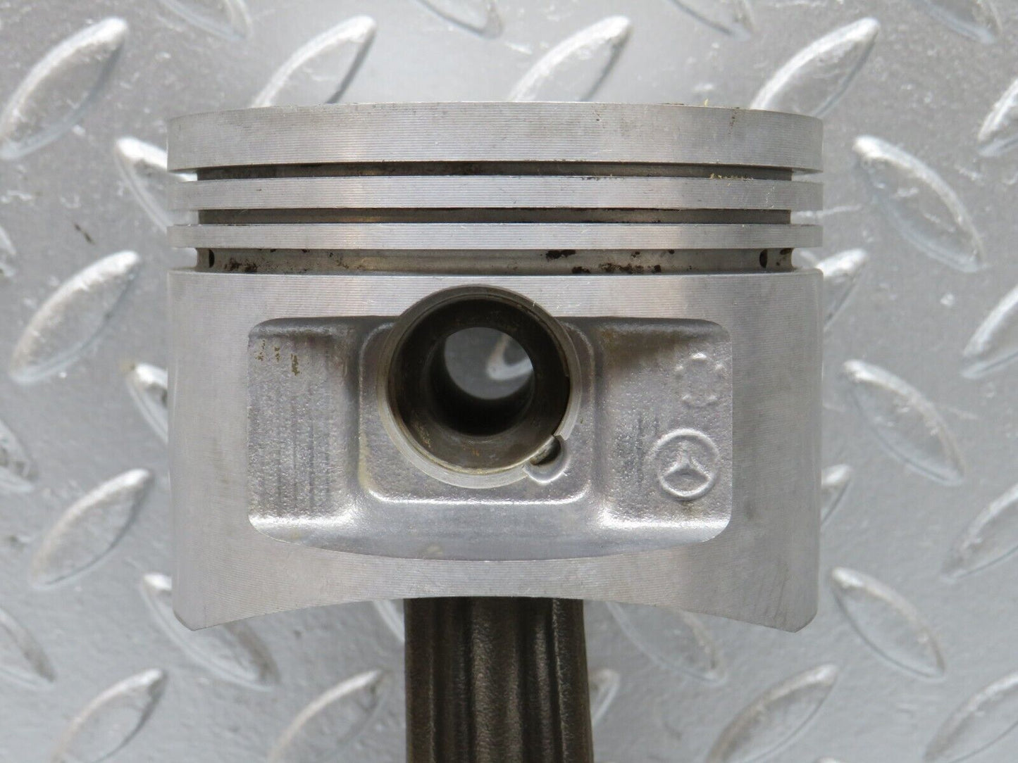 32650 Mercedes-Benz S124 300TE Wagon Piston With Connecting Rod 88.485mm 10205
