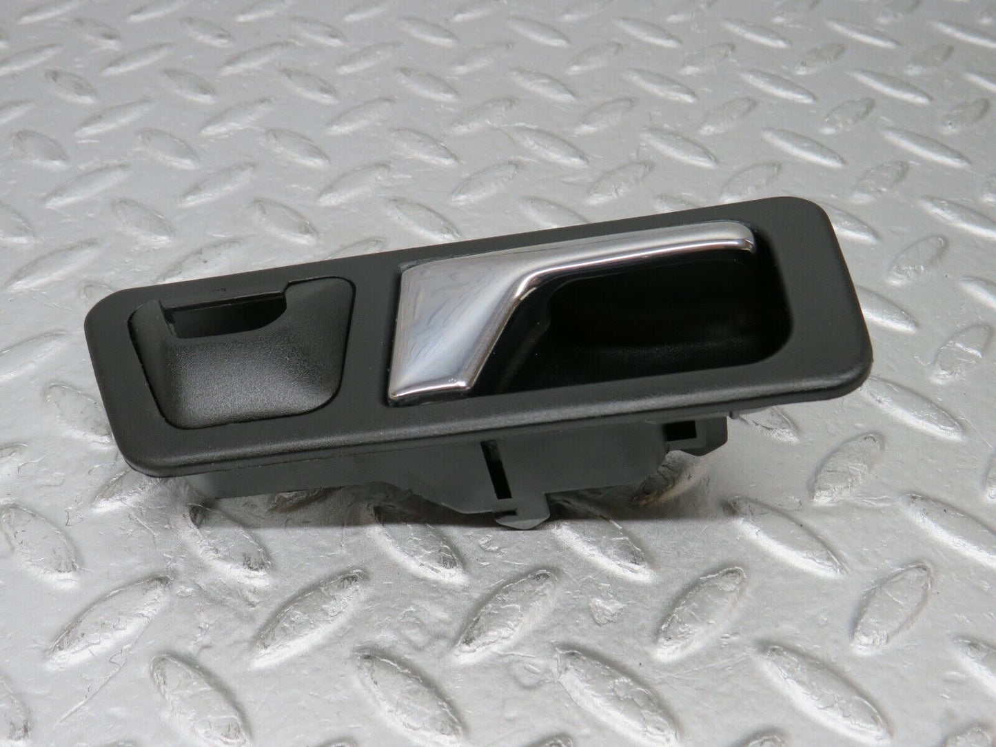 36618 Mercedes-Benz W201 190E 2.0L Right Interior Door Handle 2017660264