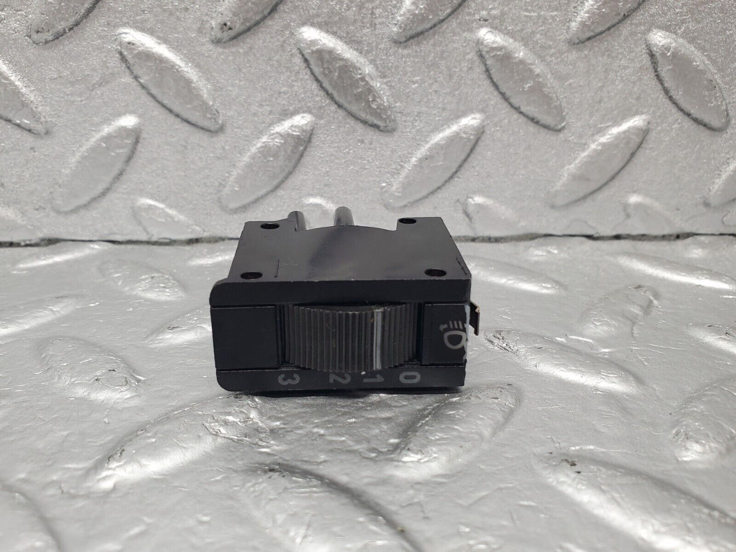 46546 Mercedes-Benz C123 280CE Coupe Headlight Level Switch 0008000473 0307650100