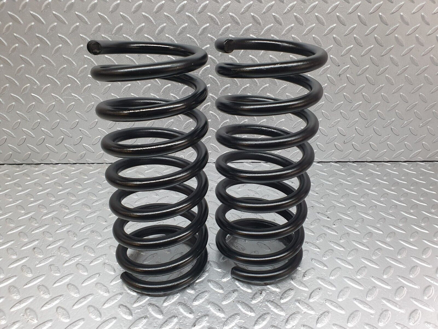 43475 Mercedes-Benz W108 280SE Rear Coil Spring Pair