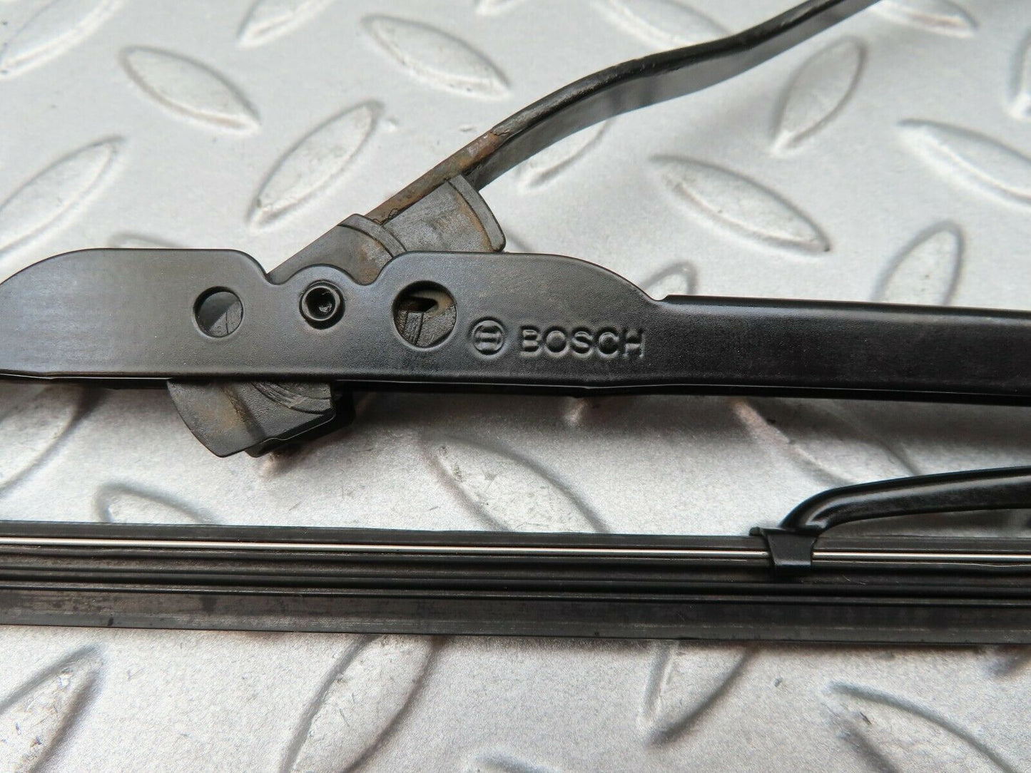 3935 Mercedes-Benz S123 200T Wagon Front Right Wiper Arm Bosch 3399990553