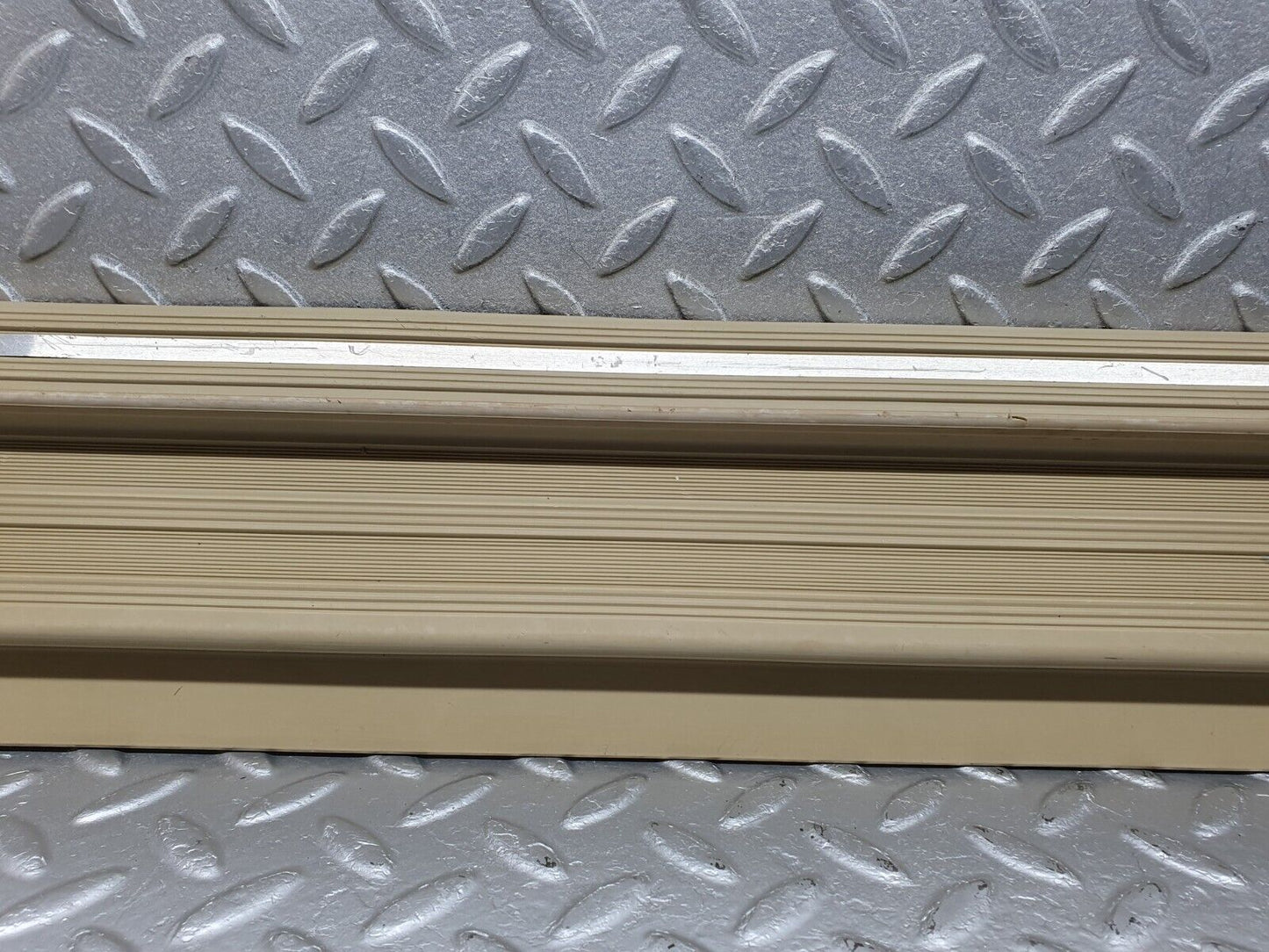40942 Mercedes-Benz W126 300SE Front Left Door Sill Trim Beige