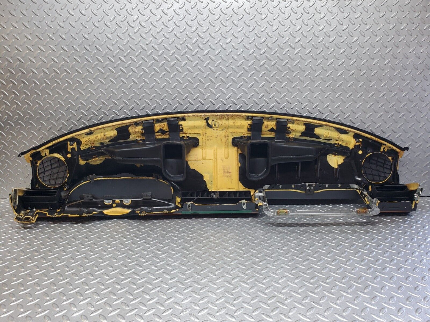 44690 Mercedes-Benz W124 220E Dashboard Black