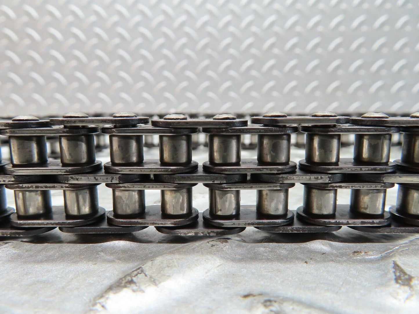 19250 Mercedes-Benz W123 300D Timing Chain OM617