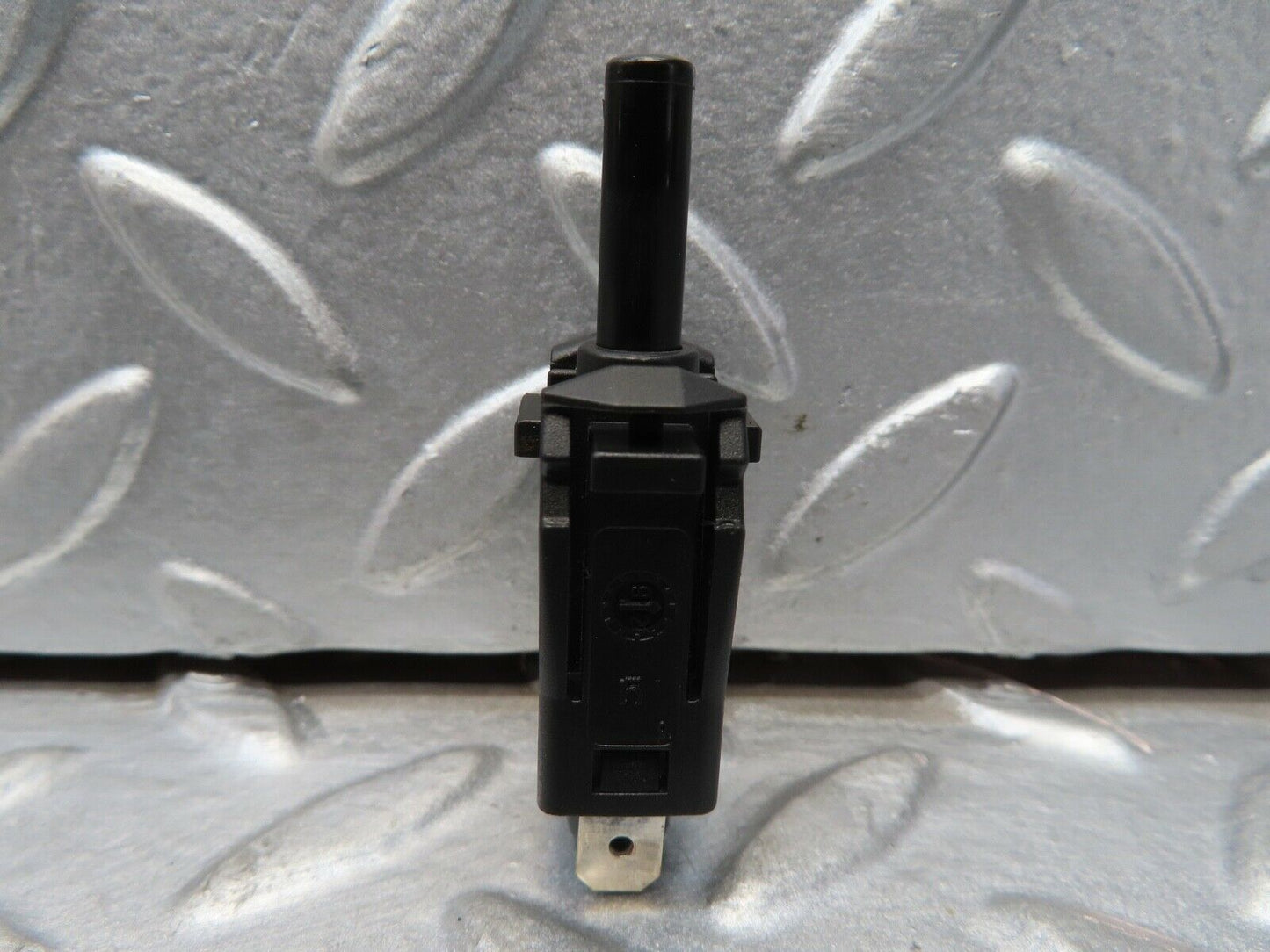 17408 Mercedes-Benz R129 300SL Coupe Door Contact Switch 0015458714