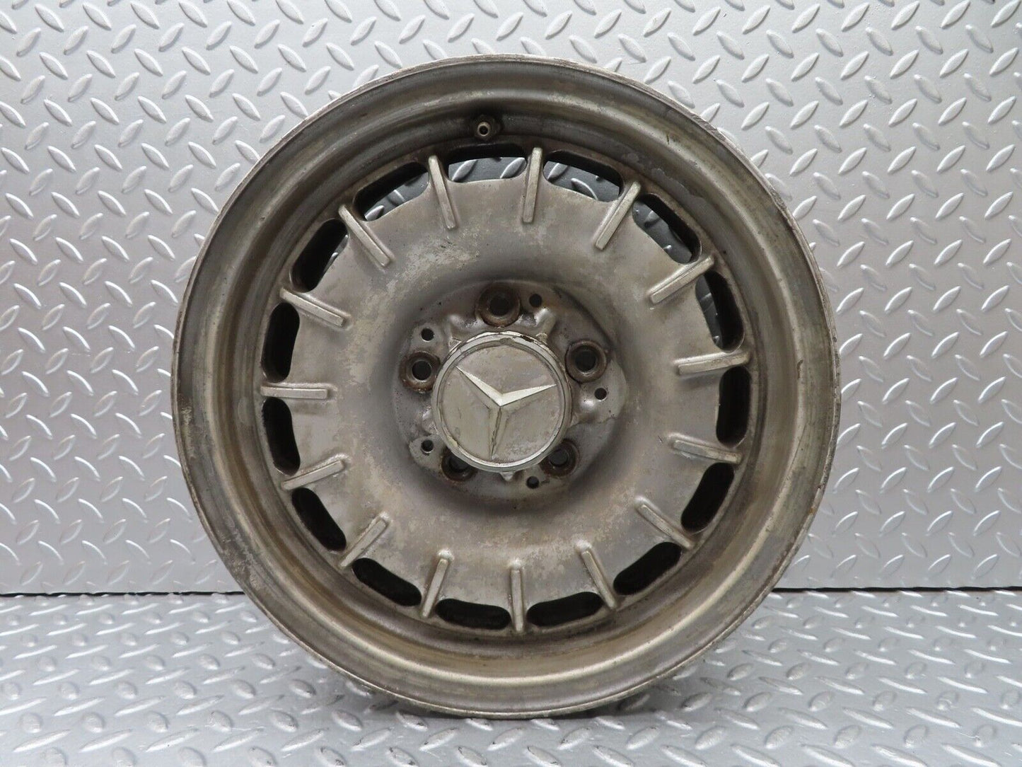 20211 Mercedes-Benz Alloy Wheel Mexican Hat 6.5Jx14H2 ET30 1084001002