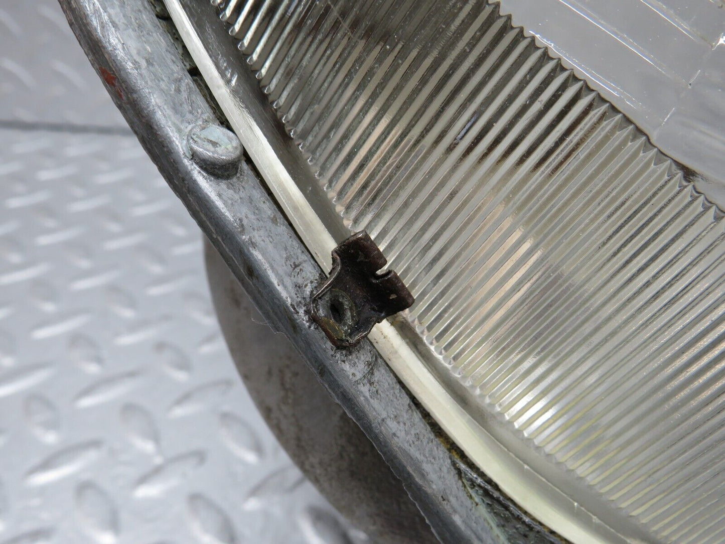35863 Mercedes-Benz W108 Headlight Bosch 1305630023