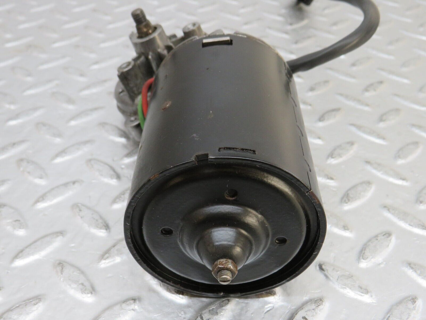 26923 Mercedes-Benz W123 240D Wiper Motor Bosch 0390341077