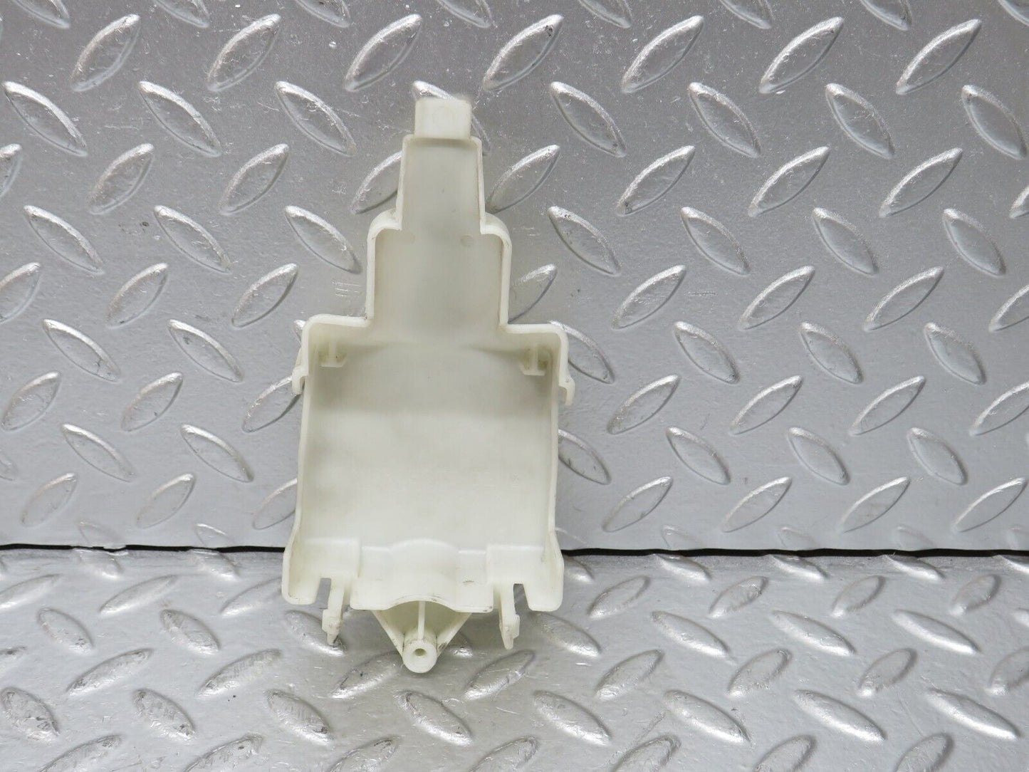 31222 Mercedes-Benz S124 220TE Rear Door Lock Vacuum Actuator Cover 1248050590