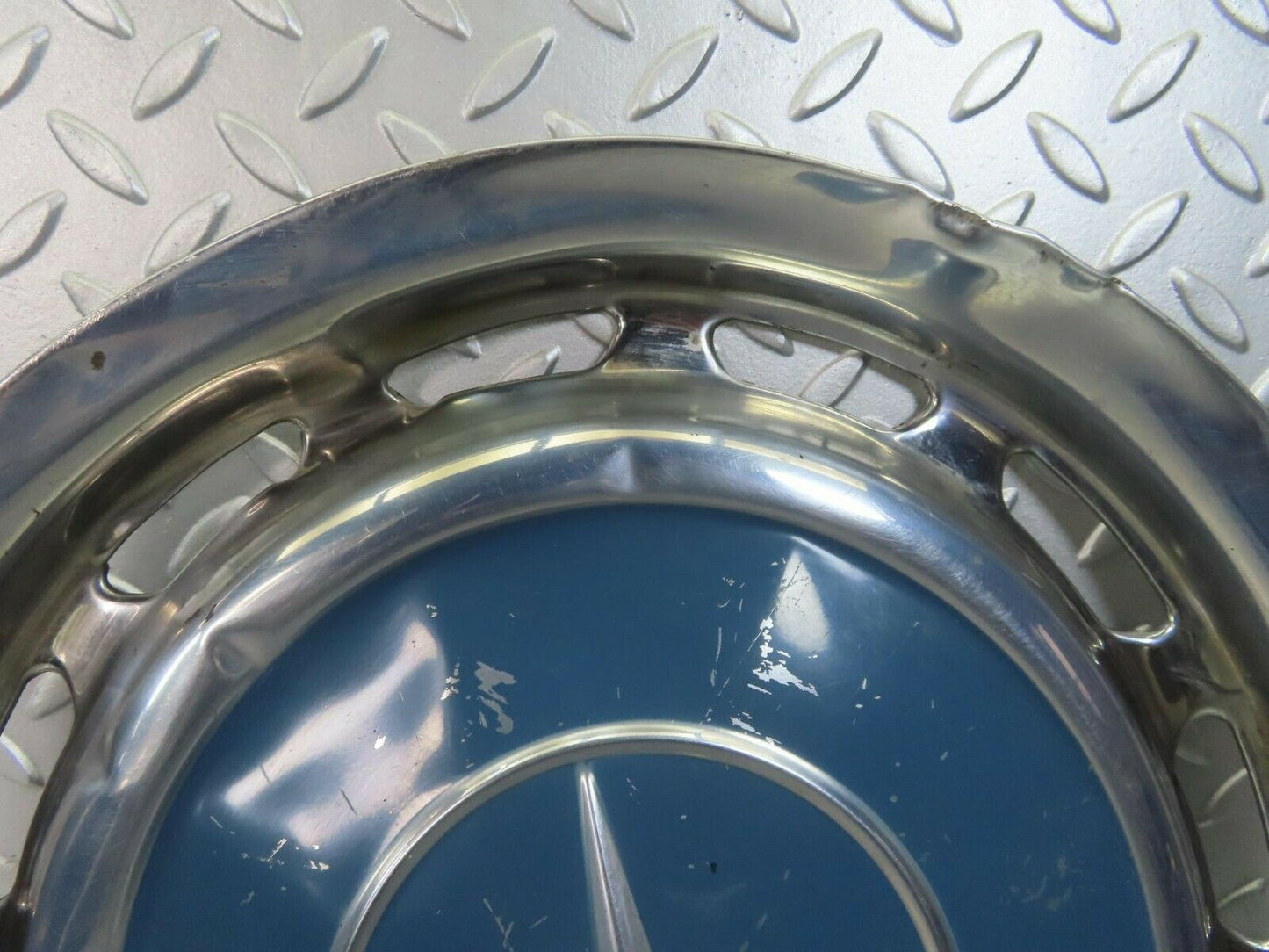 8397 Mercedes-Benz Vintage Wheel Trim Hub Cap 14
