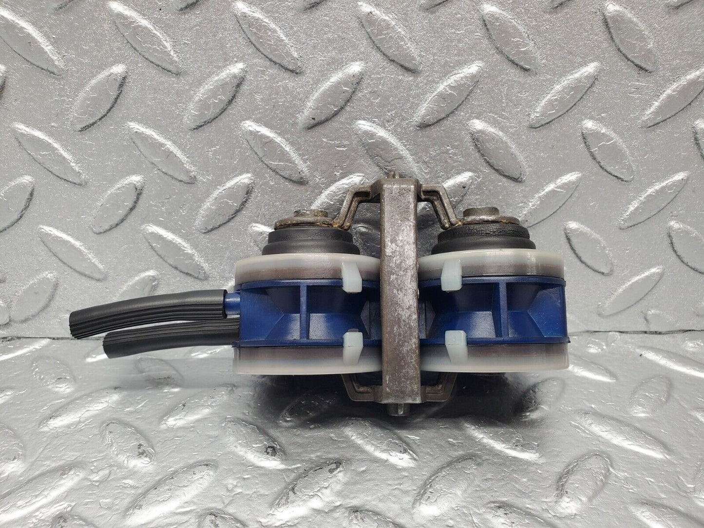 46425 Mercedes-Benz C123 280CE Coupe Door Lock Vacuum Actuator Left