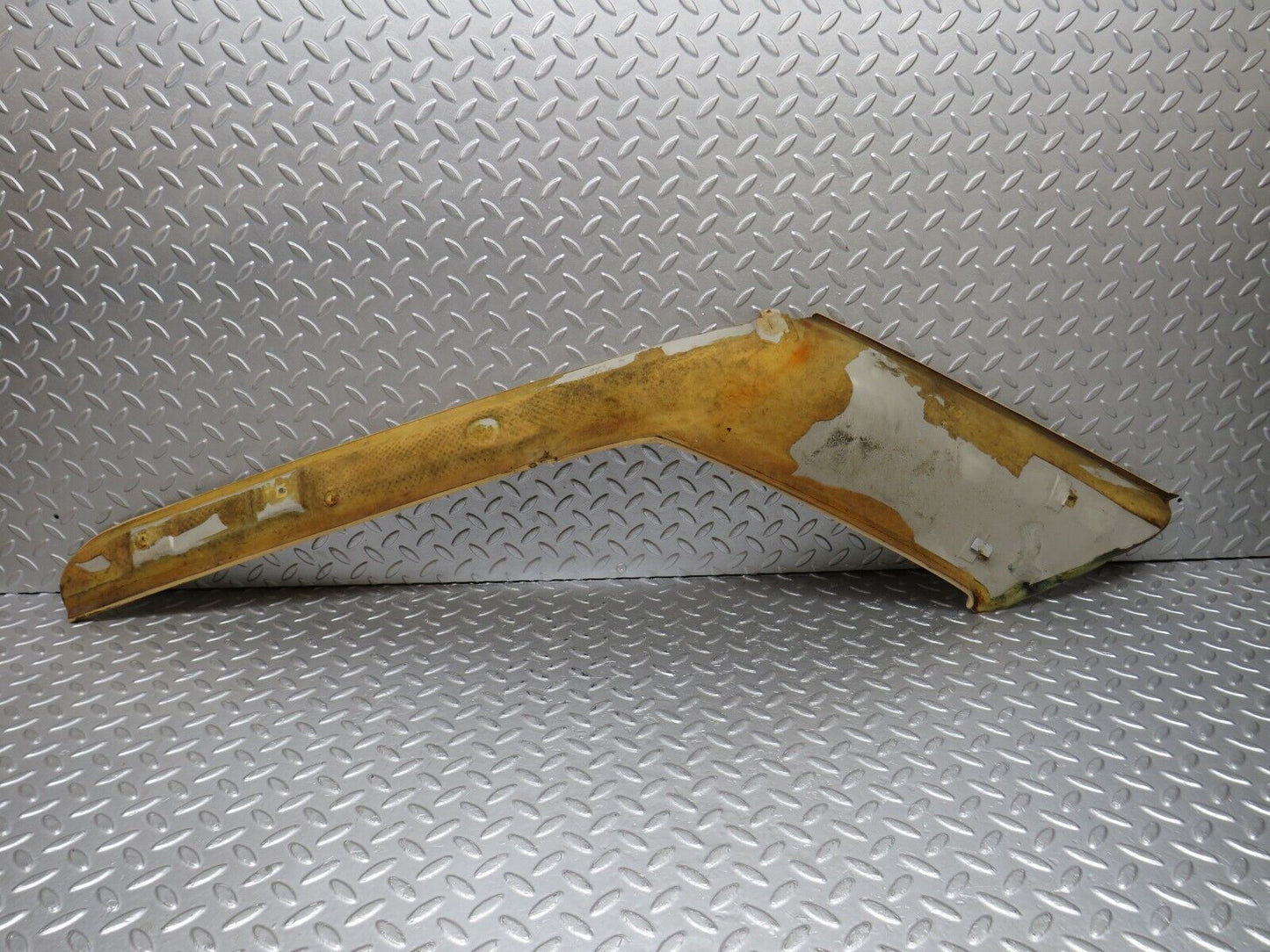 39842 Mercedes-Benz R107 350SL Hardtop C Pillar Cover Left Side Cream