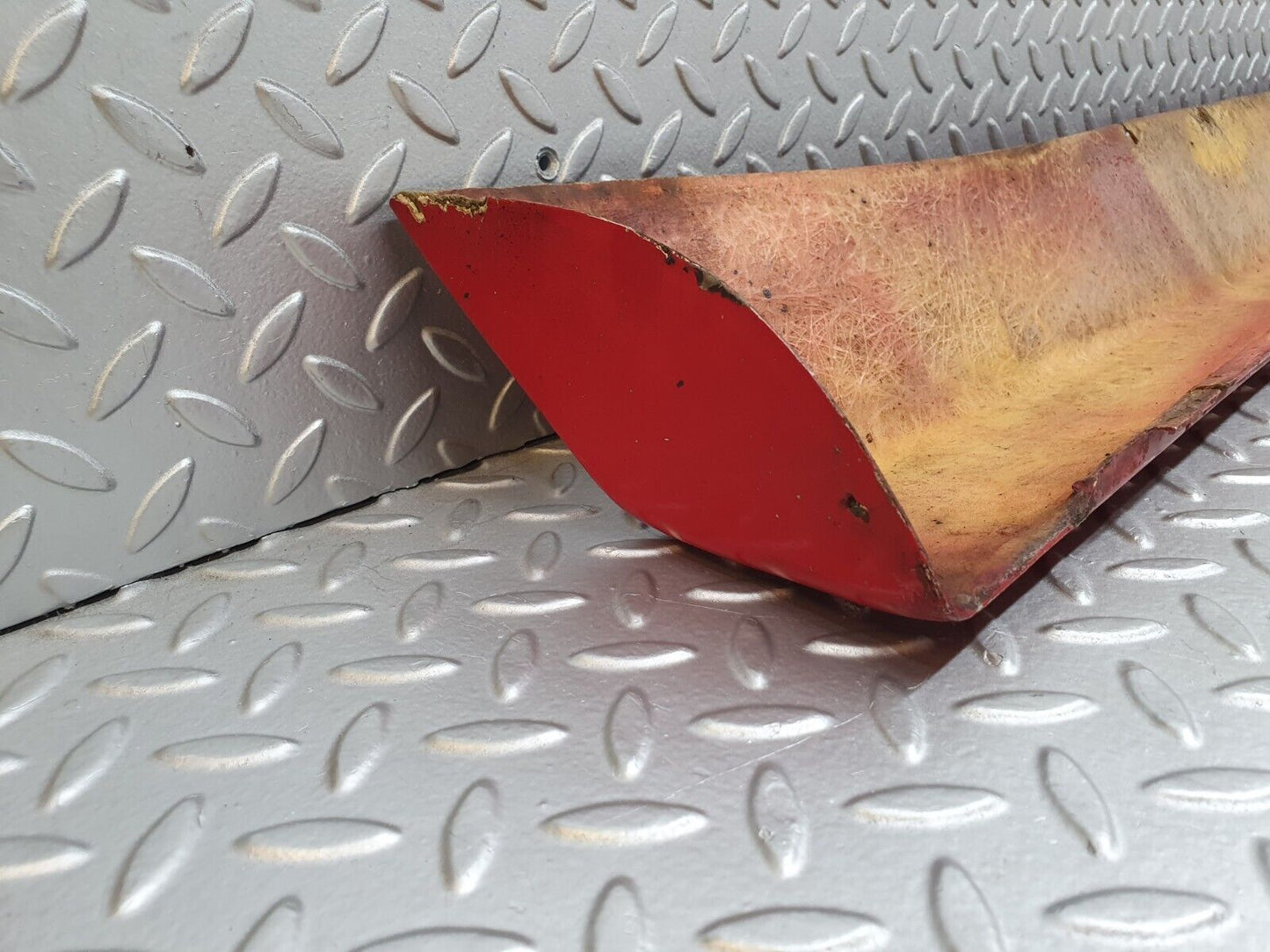 43819 Mercedes-Benz C126 380SEC Coupe Side Skirt Right Side