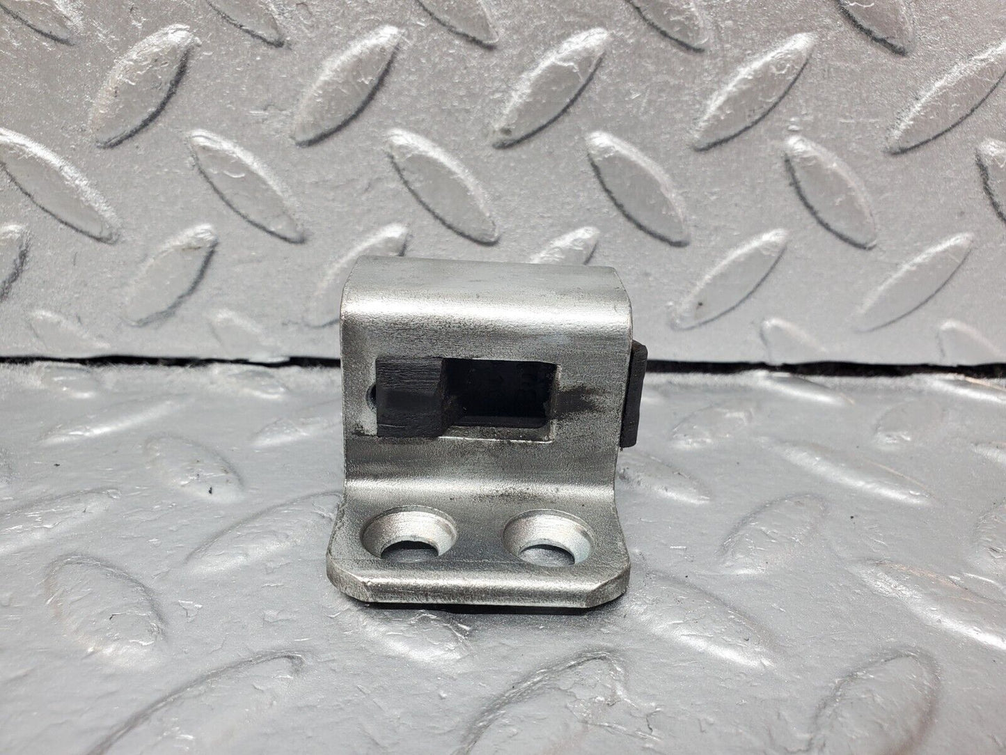 45633 Mercedes-Benz W126 420SE Left Door Lock Latch