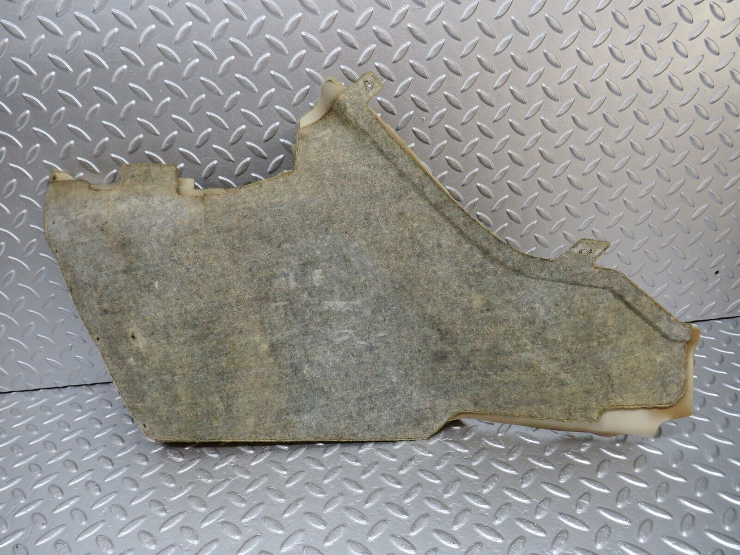 34156 Mercedes-Benz W124 260E Centre Console Carpet Right Side Beige
