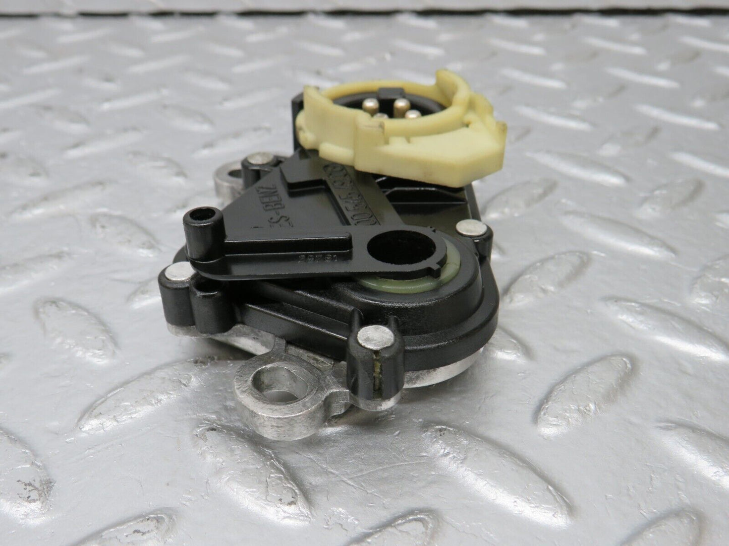 34532 Mercedes-Benz C126 380SEC Coupe Reverse Light Switch 0005454906 04854300