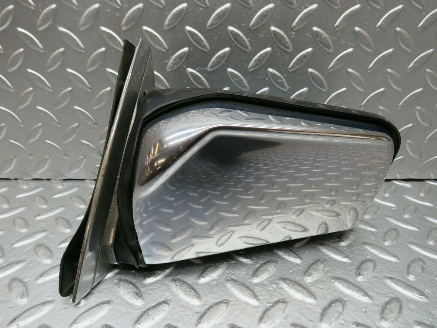 23989 Mercedes-Benz W123 280E Electric Wing Mirror Left Side 1238111141 1238110541