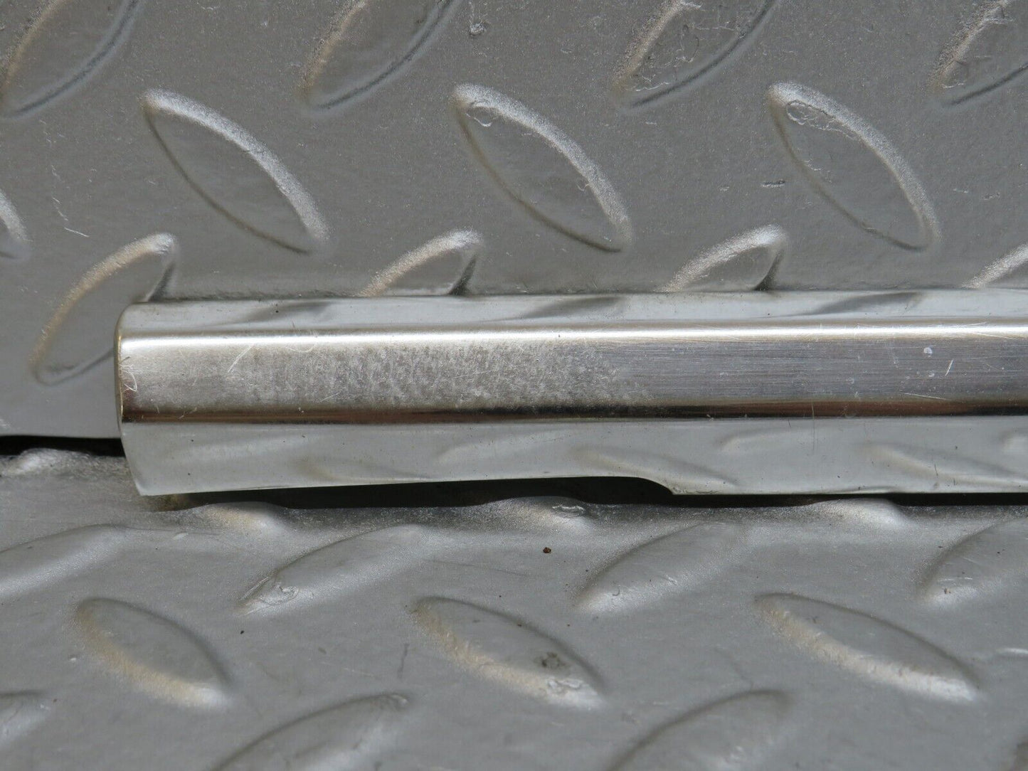 36294 Mercedes-Benz W126 420SE Front Left Door Chrome Moulding Trim