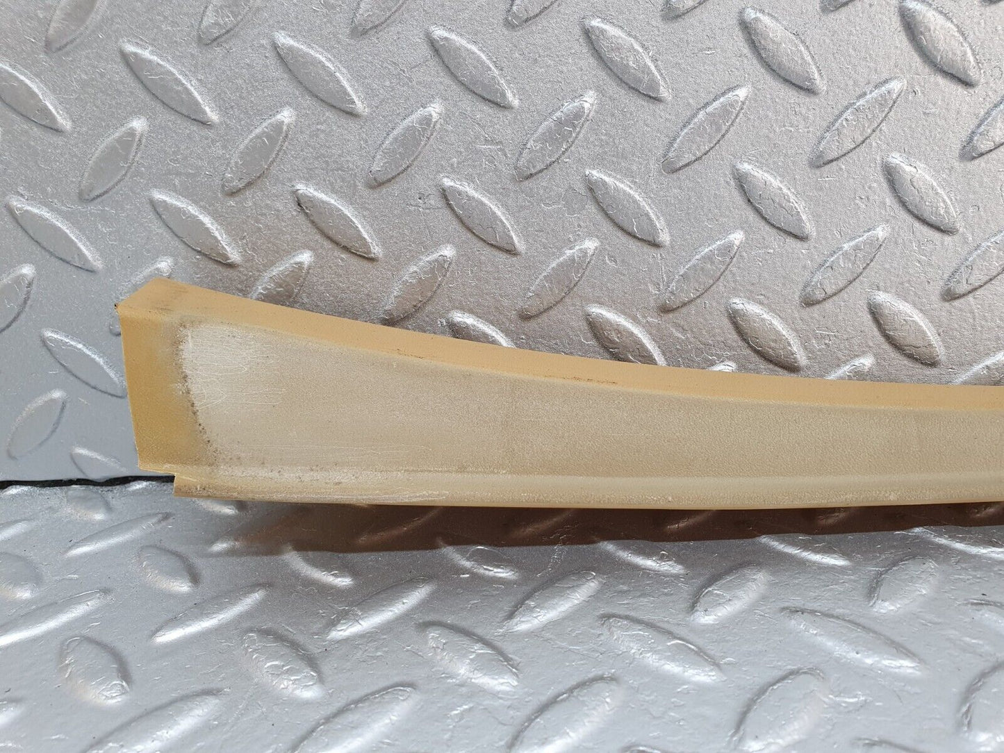 41570 Mercedes-Benz W124 200E Rear Right Door Window Frame Trim Palomino 1247350271