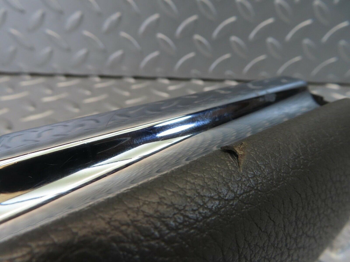 11123 Mercedes-Benz W221 S320 Ashtray Rear Right Door 81272002