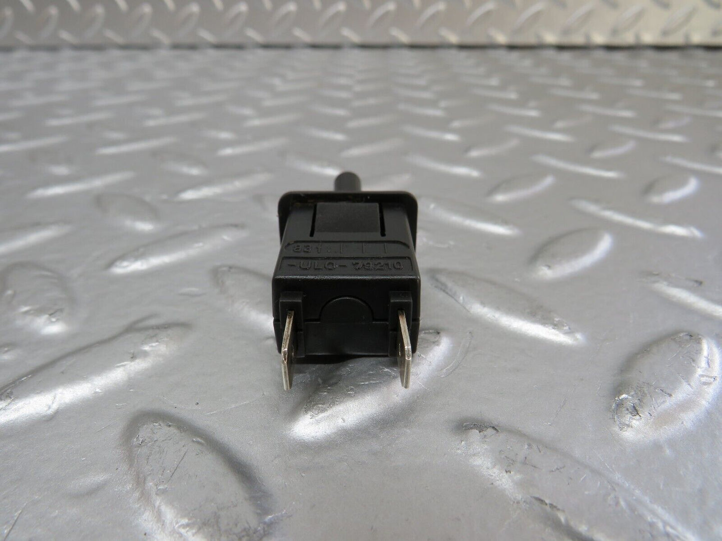 25526 Mercedes-Benz W123 200 Glove Box Light Switch 0008213252