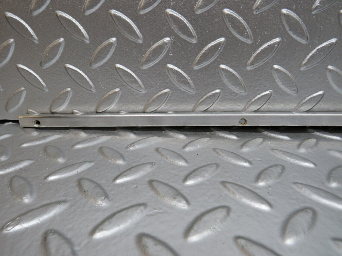 27000 Mercedes-Benz W123 240D Sunroof Chrome Trim