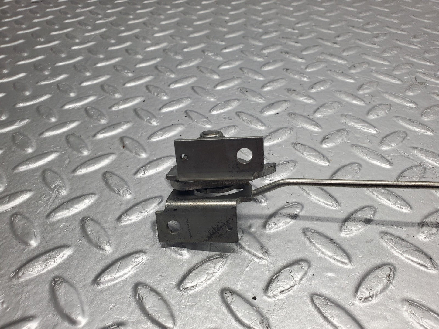 W124 Wagon rear right seat bench locking mechanism used OEM