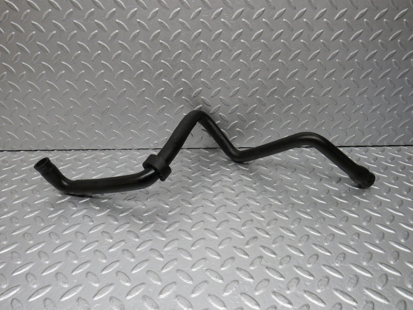 38890 Mercedes-Benz W201 190E Radiator Lower Hose 2015000075
