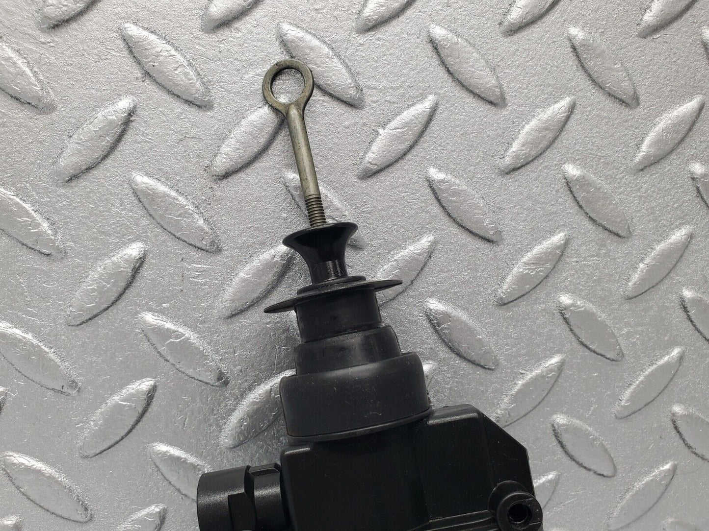 46939 Mercedes-Benz R129 320SL Coupe Right Door Lock Vacuum Actuator
