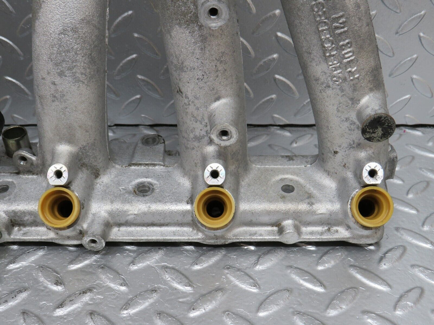 34207 Mercedes-Benz W124 260E Intake Manifold 1031411601