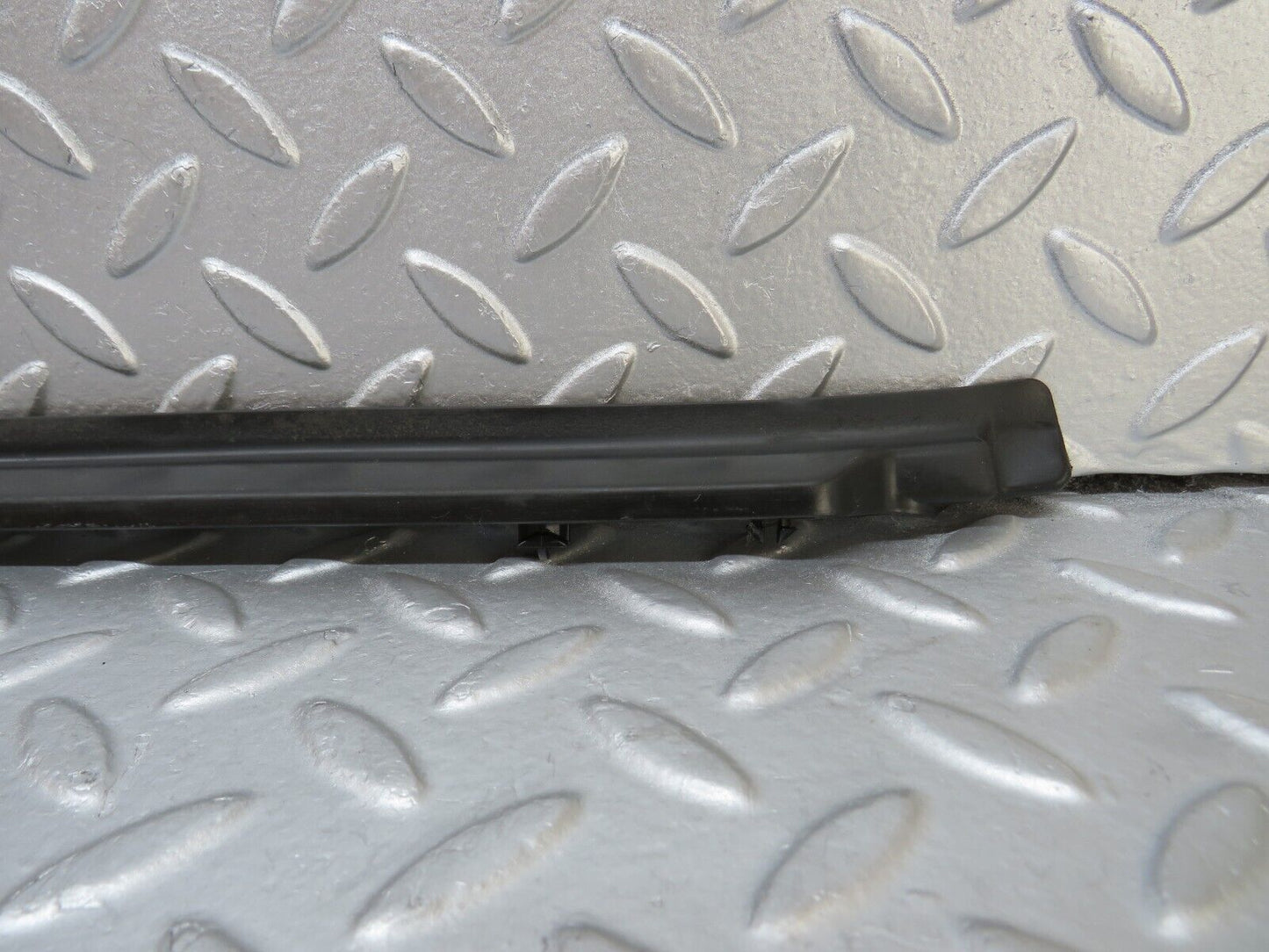 35259 Mercedes-Benz W221 Rear Left Door Lower Seal Trim 2216900362