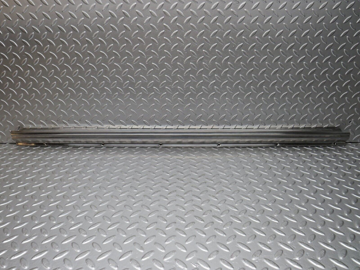 0843 Mercedes-Benz C107 350SLC Coupe Left Door Sill Chrome