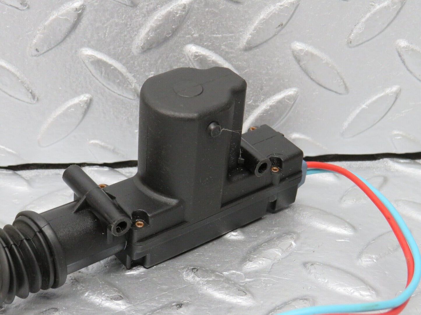 39133 Mercedes-Benz R107 500SL Trunk Lock Actuator