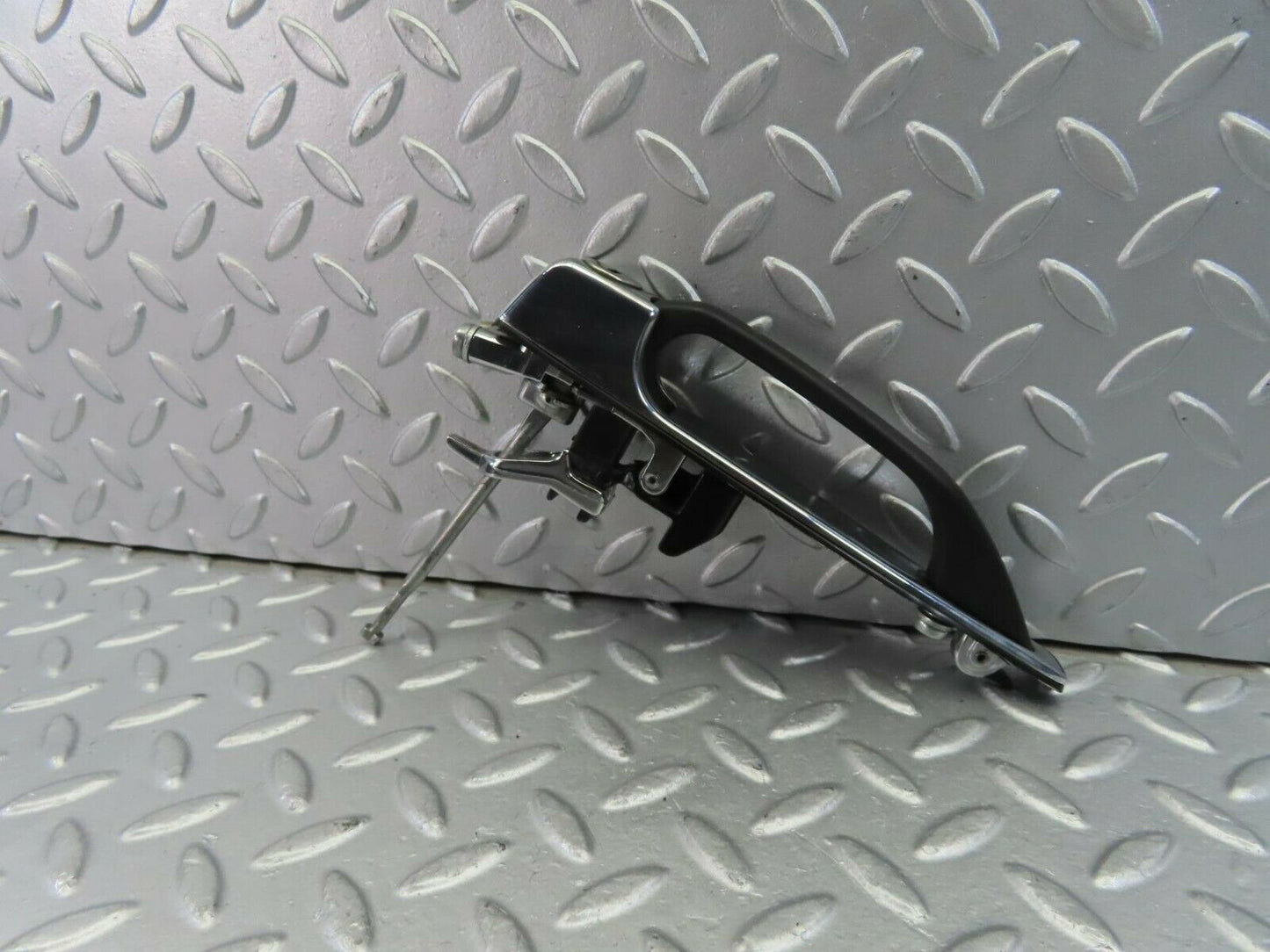 10824 Mercedes-Benz W123 230E Exterior Chrome Door Handle Front Left No Key