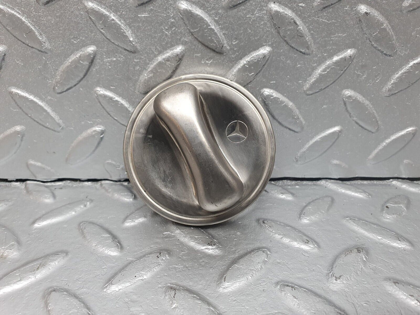 40919 Mercedes-Benz W126 300SE Fuel Tank Cap 1244700005