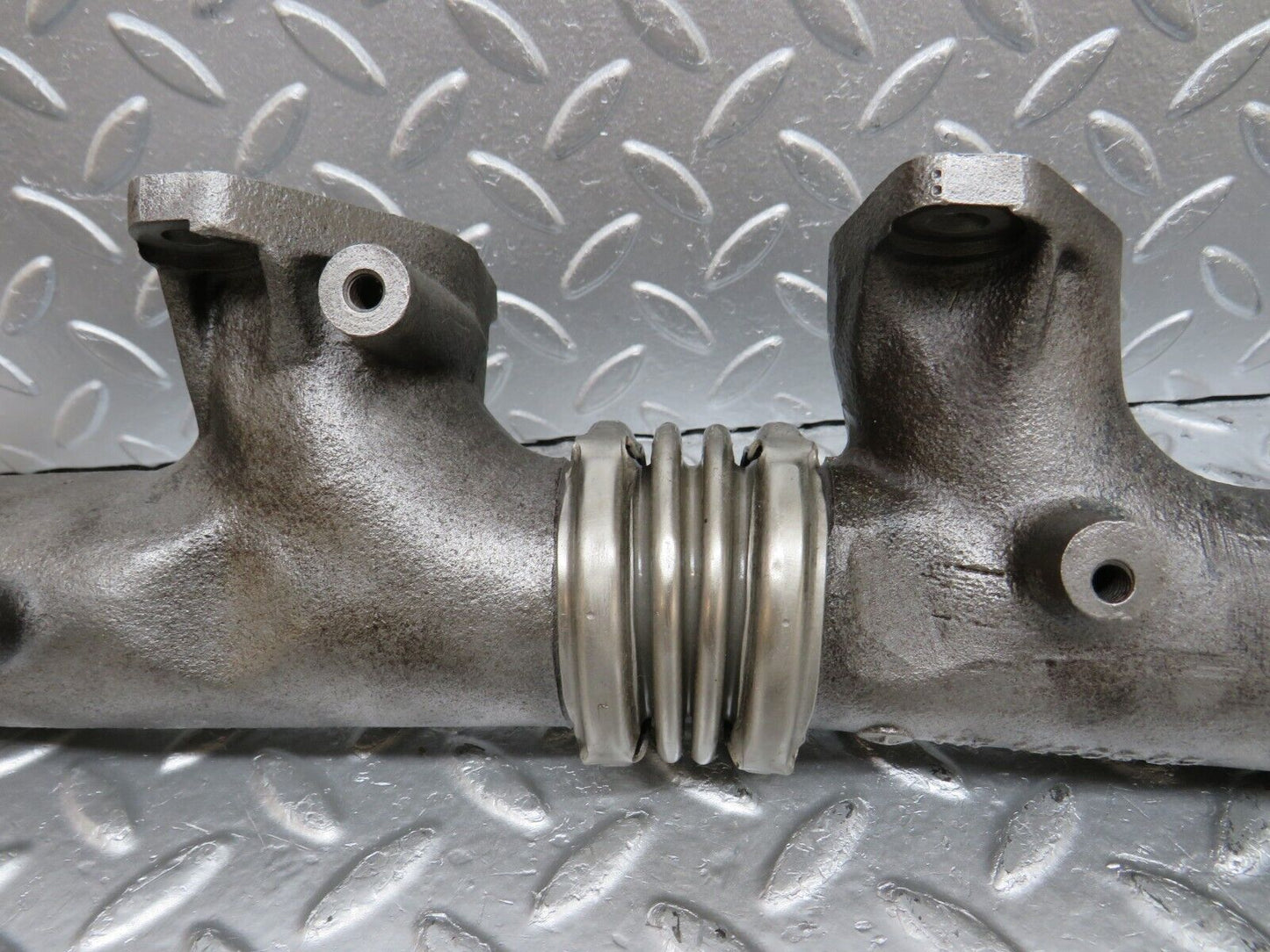 33113 Mercedes-Benz W126 420 V8 Exhaust Manifold Left 1171422602 1171423102