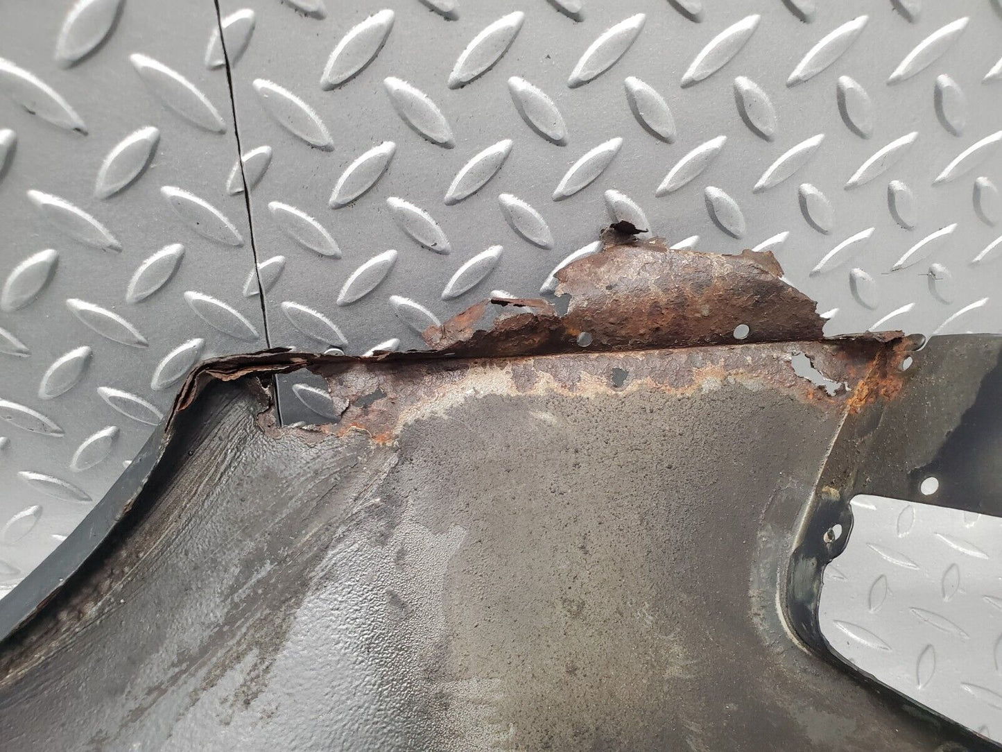 46126 Mercedes-Benz R129 Front Right Wing Fender