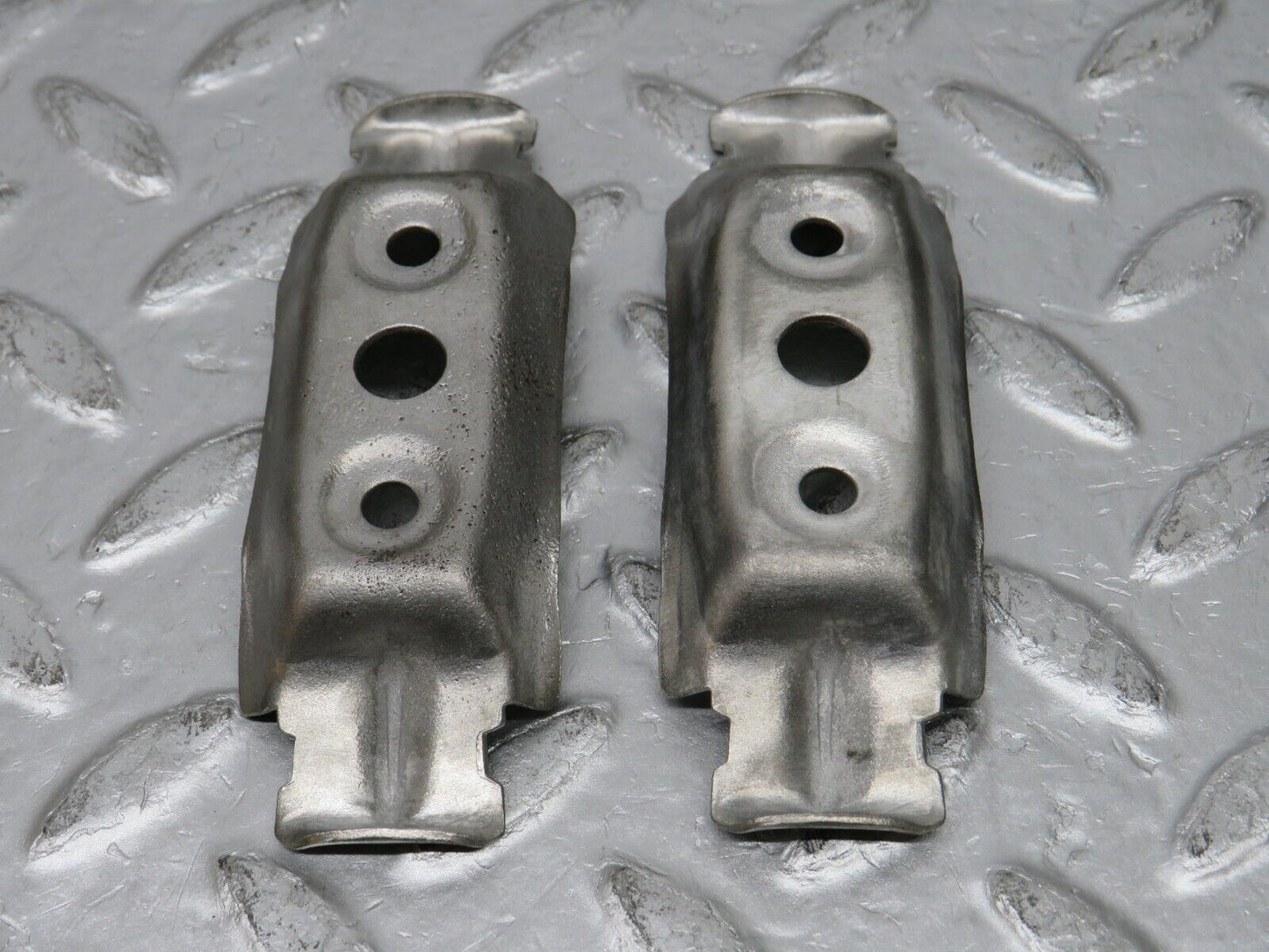 32607 Mercedes-Benz S124 300TE Wagon Fuel Pump Fuel Filter Bracket Holder