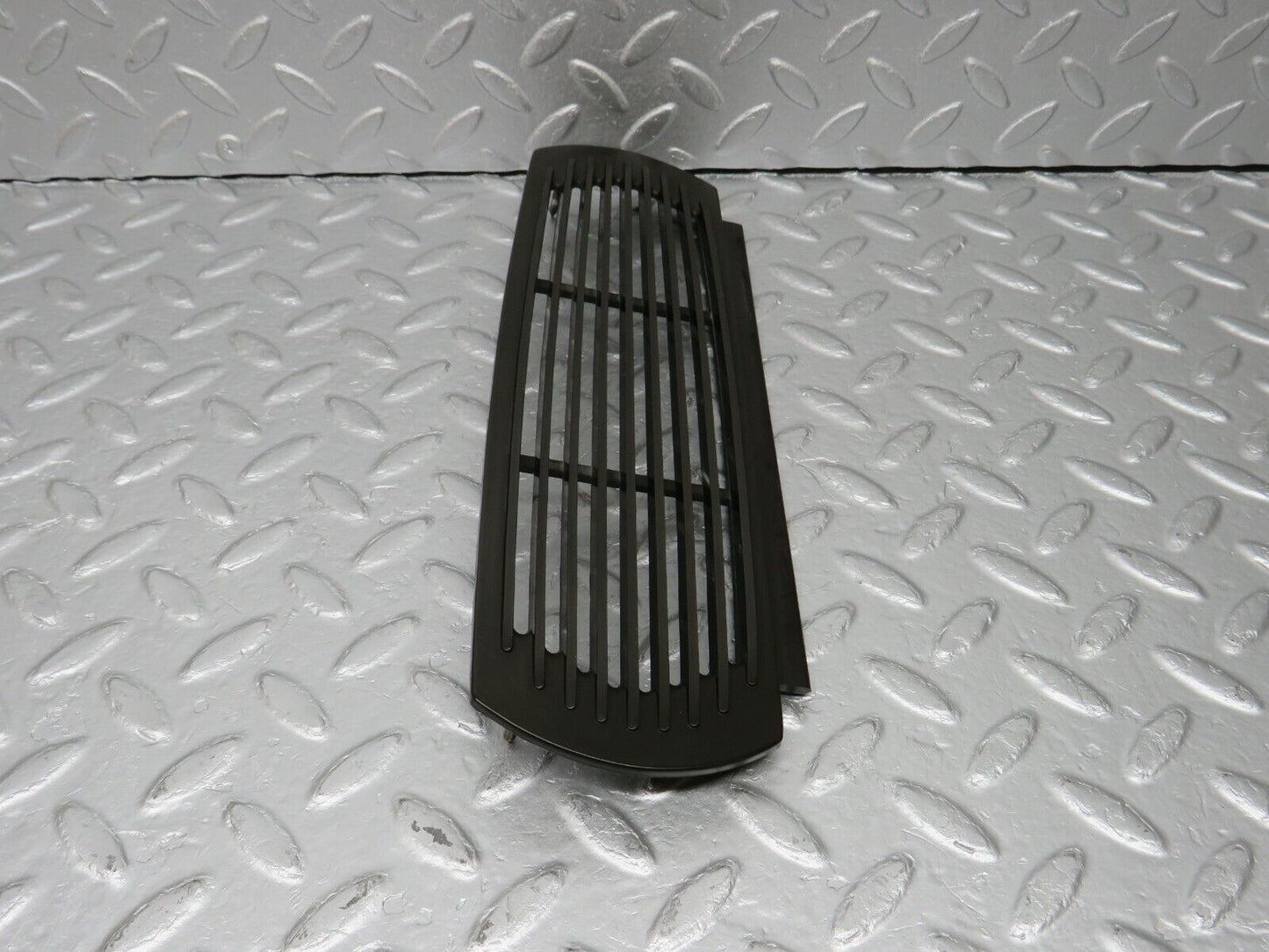 40324 Mercedes-Benz W110 230 Dashboard Speaker Cover