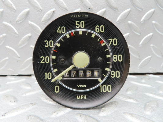 18984 Mercedes-Benz W121 190b Ponton Speedometer VDO 1215420101