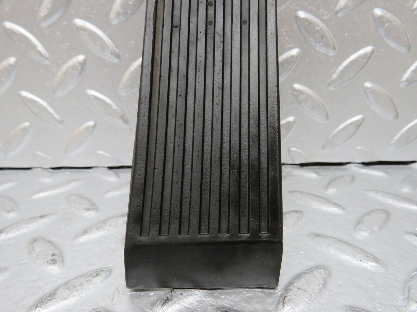 29723 Mercedes-Benz W123 230E Accelerator Pedal Rubber 1233010082