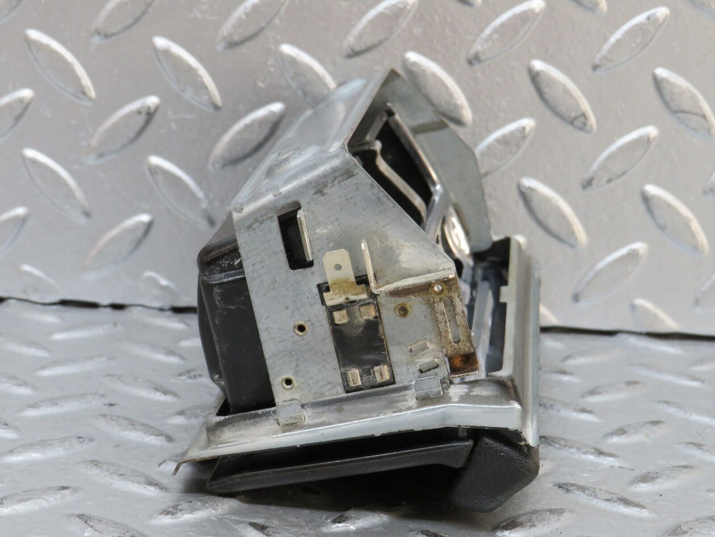 28143 Mercedes-Benz W123 280E Centre Console Ashtray