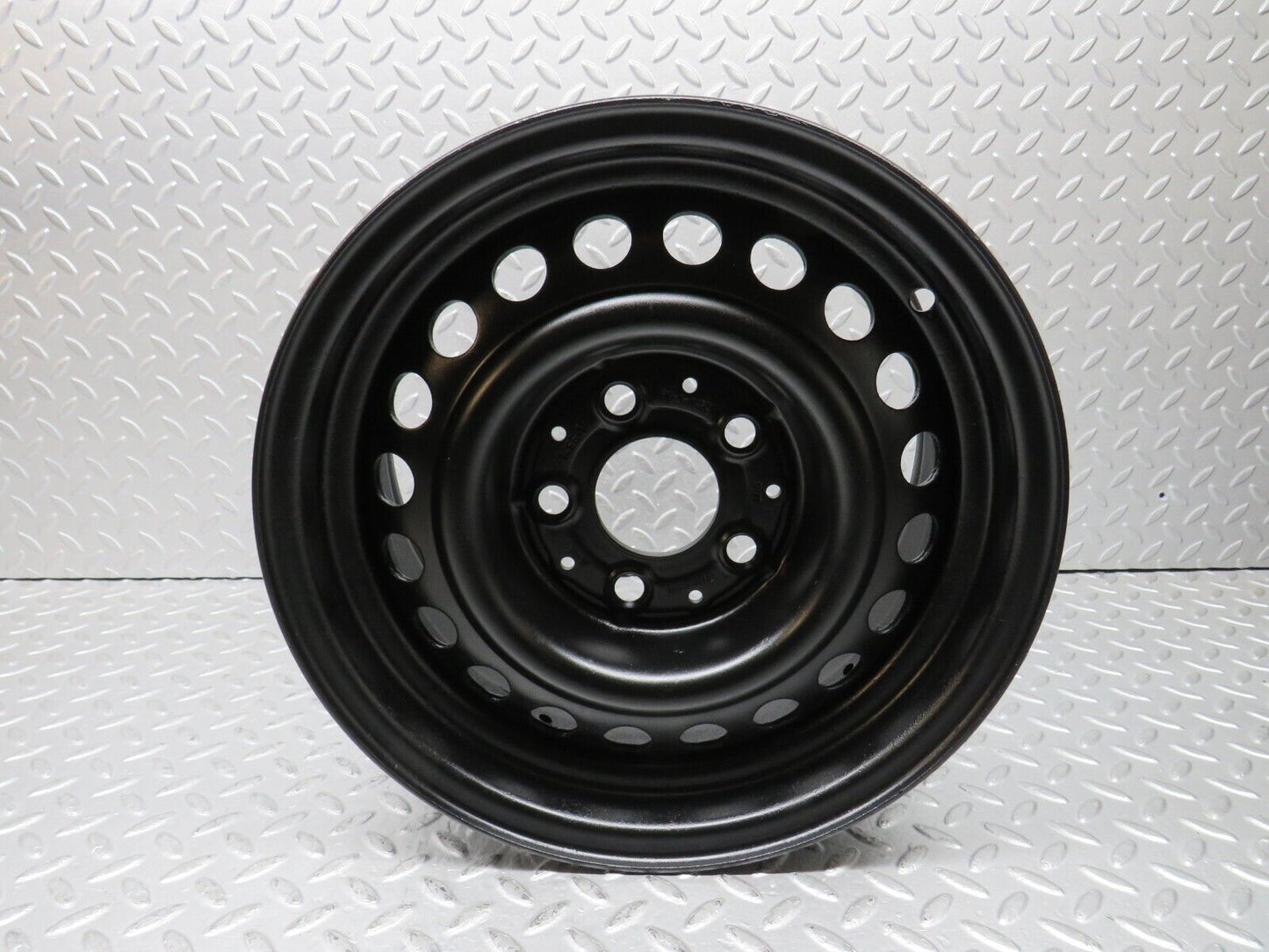 37729 Mercedes-Benz W109 300SEL Steel Wheel 6.5Jx14H2 1084000802