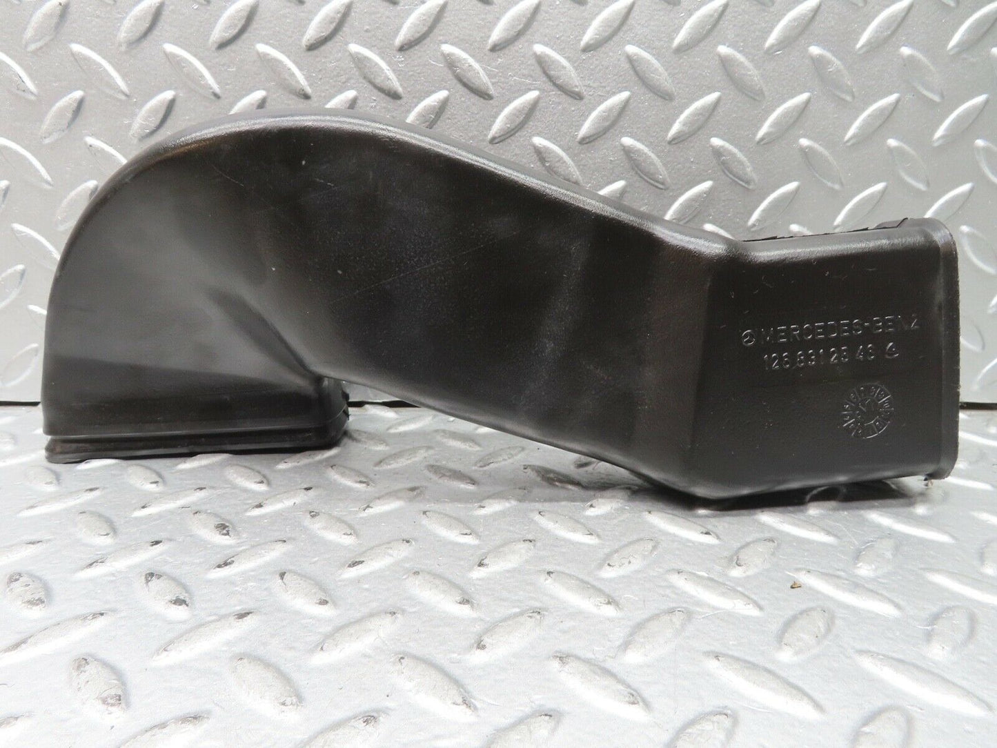 21711 Mercedes-Benz W126 300SE Dashboard Air Duct Right Side 1268312546