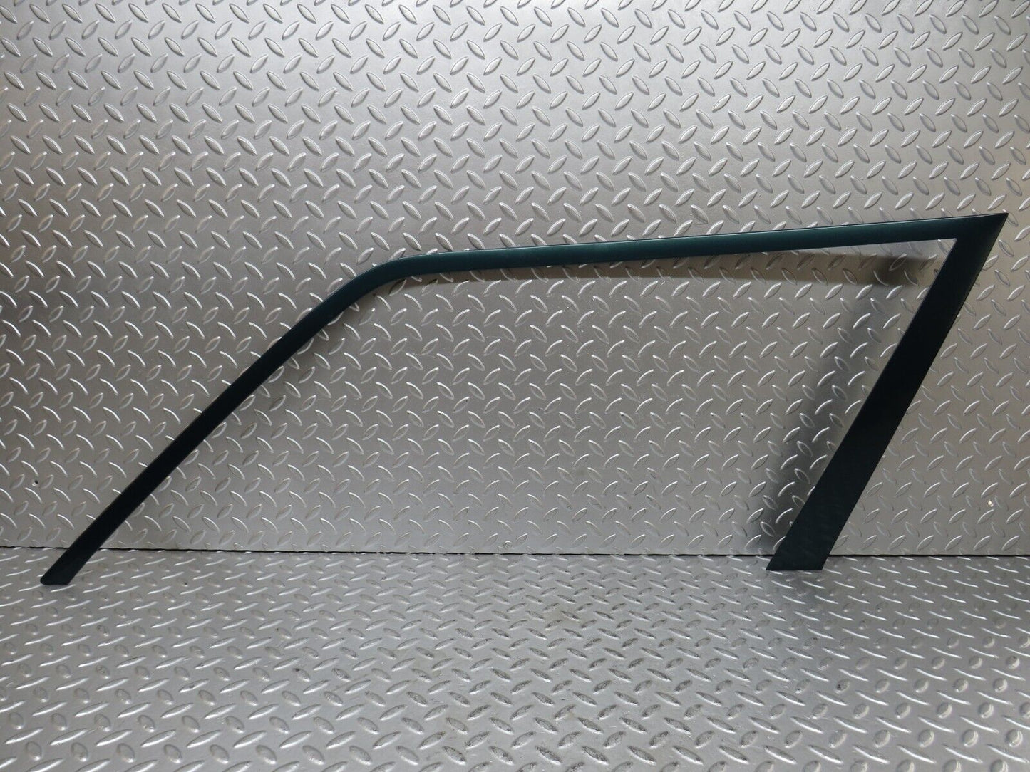 27822 Mercedes-Benz S124 300TE Front Right Exterior Door Frame
